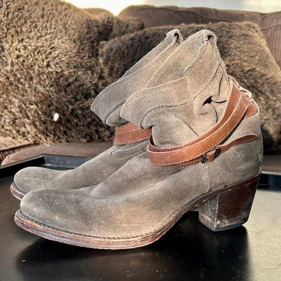 Frye Women’s 7.5 Boots, Jane Strappy Olive Green/Gray Suede 2.5" Heel - Picture 1 of 5
